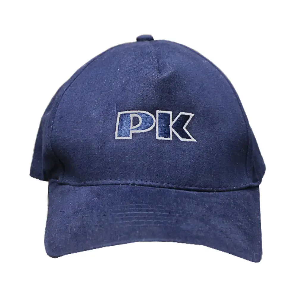 Czapka z daszkiem - Sklep Politechniki Krakowskiej Granatowa czapka z daszkiem z regulacją i wyszytym "PK" na przodzie - widok z przodu
